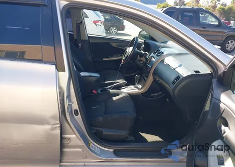 2010 Toyota Corolla S z USA, uszkodzony, nr VIN 2T1BU4EE4AC401972